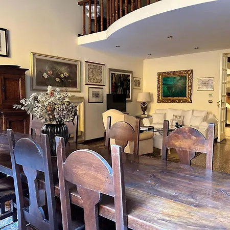 Medieval Art Loft Διαμέρισμα *