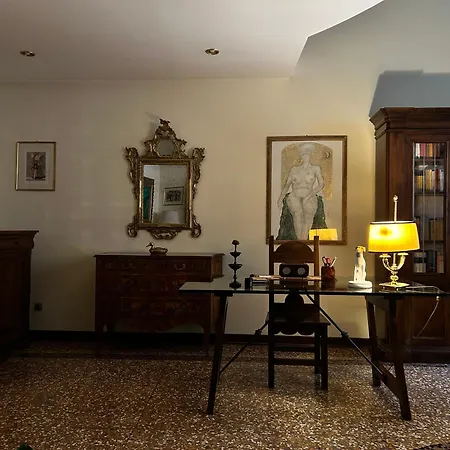 Medieval Art Loft Διαμέρισμα *