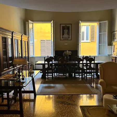 Medieval Art Loft Διαμέρισμα *